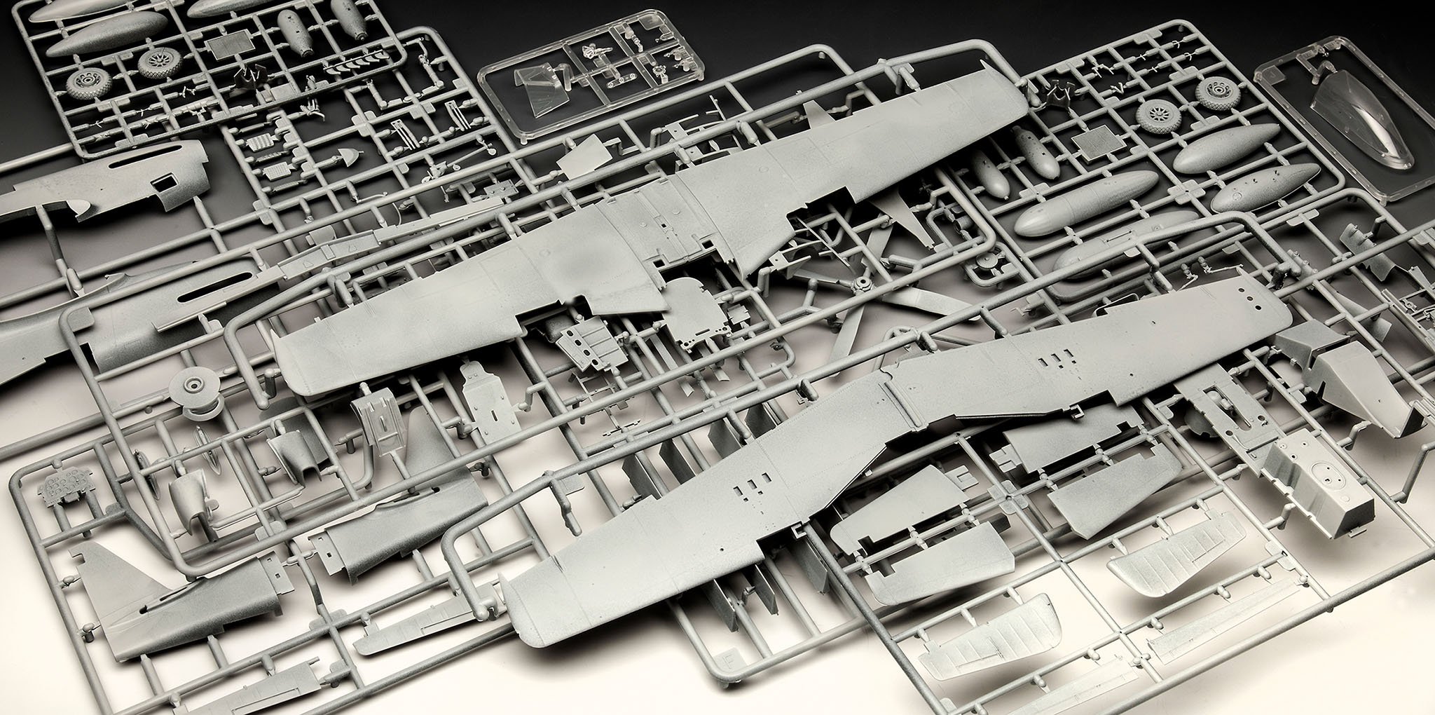 Amazon | ドイツレベル 1/32 アメリカ陸軍 航空隊 P-51D ムスタング